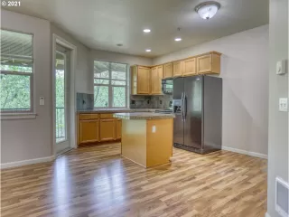 Photo #2: 21600884 Listing