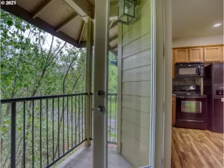 Photo #6: 21600884 Listing