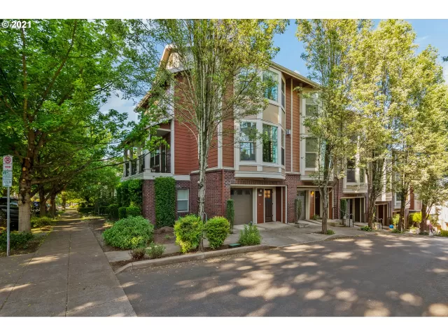 MLS: 21600919 Condo For Sale