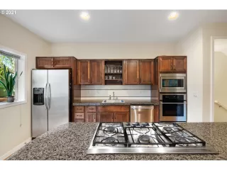 Photo #4: 21600919 Listing