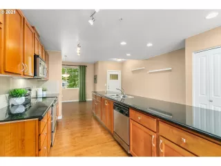 Photo #3: 21601069 Listing