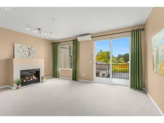 Photo #4: 21601069 Listing