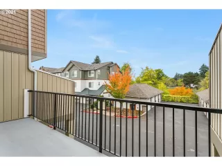 Photo #5: 21601069 Listing