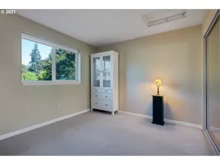 Photo #4: 21601120 Listing