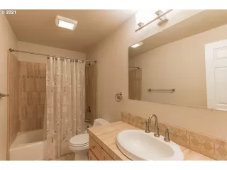 Photo #6: 21601120 Listing