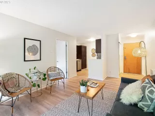 Photo #2: 21601388 Listing