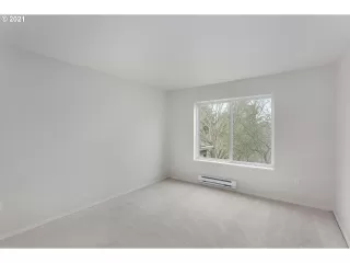 Photo #6: 21601600 Listing