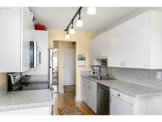 Photo #1: 21601667 Listing