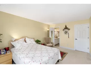 Photo #3: 21601667 Listing