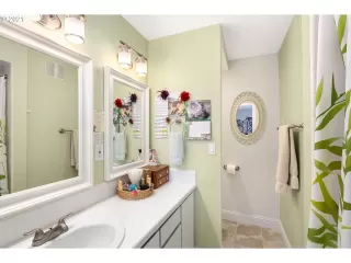 Photo #4: 21601667 Listing