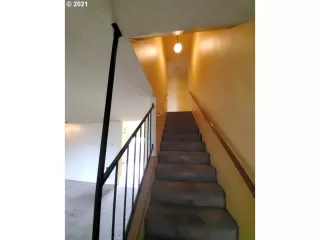 Photo #4: 21601715 Listing