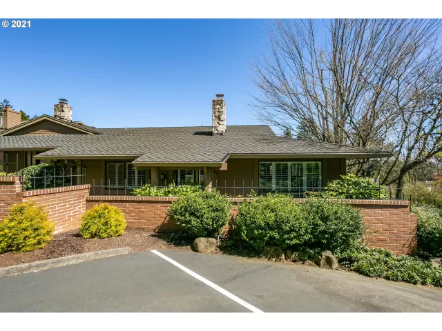 MLS: 21602214 Condo For Sale