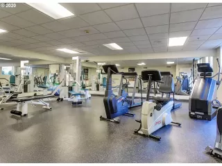 Photo #4: 21602432 Listing