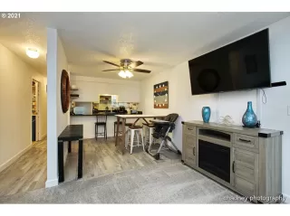 Photo #6: 21602831 Listing 