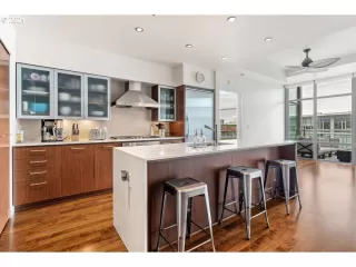 Photo #6: 21602925 Listing