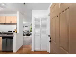 Photo #3: 21603855 Listing