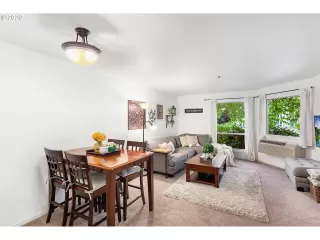 Photo #4: 21603855 Listing