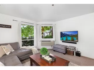 Photo #6: 21603855 Listing