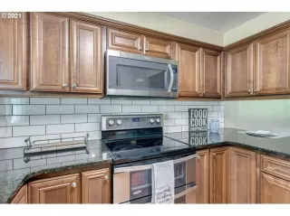 Photo #6: 21604127 Listing