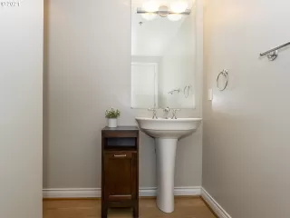 Photo #2: 21604332 Listing