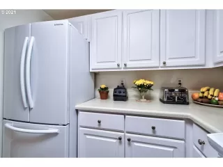 Photo #6: 21604457 Listing
