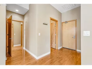 Photo #2: 216048285 Listing 