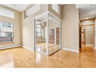 Photo #6: 216048285 Listing 
