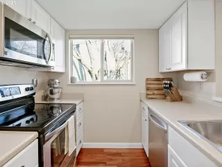 Photo #4: 21605030 Listing 