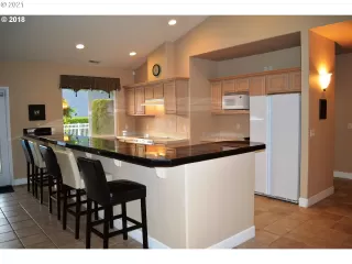 Photo #3: 21605302 Listing