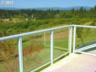 Photo #4: 21605302 Listing