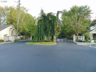 Photo #5: 21605302 Listing