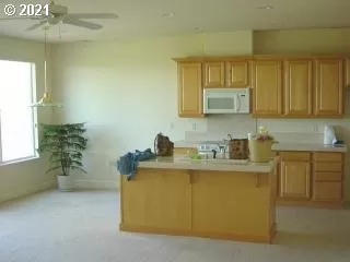 Photo #6: 21605302 Listing