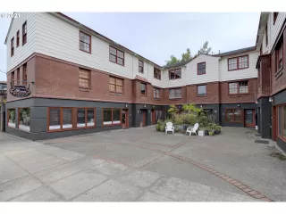 Photo #1: 21606299 Listing 