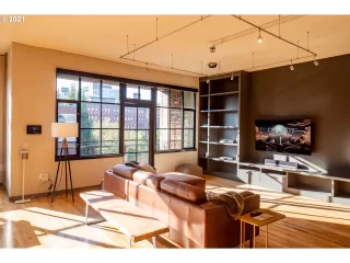 Photo #1: 21606342 Listing