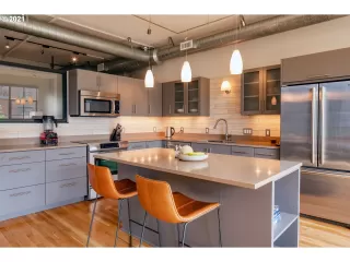 Photo #4: 21606342 Listing