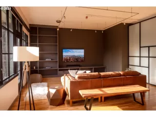 Photo #5: 21606342 Listing