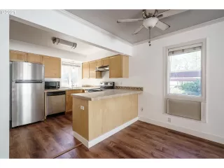 Photo #2: 21606789 Listing