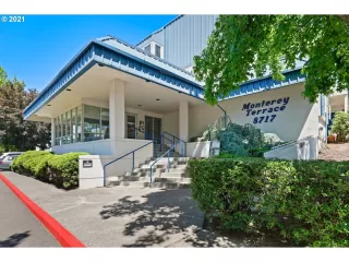 Photo #2: 21607597 Listing 