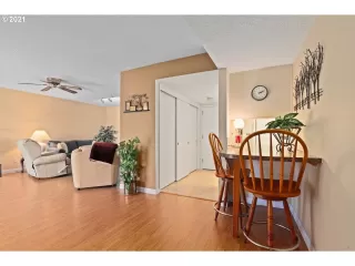 Photo #6: 21607597 Listing 