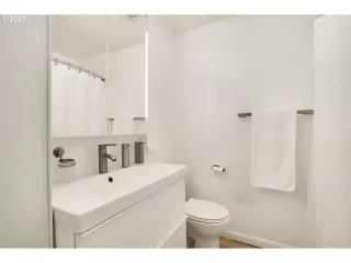 Photo #4: 21607754 Listing 