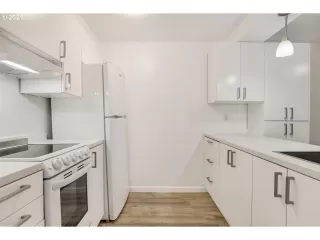 Photo #6: 21607754 Listing 