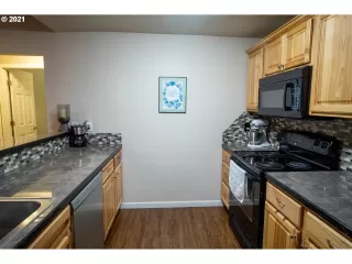 Photo #4: 21608242 Listing 