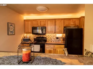 Photo #6: 21608242 Listing 