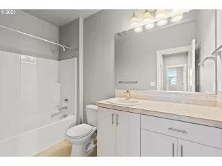 Photo #5: 21608525 Listing