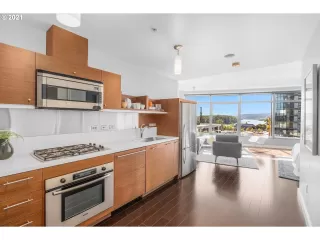 Photo #5: 21608527 Listing 