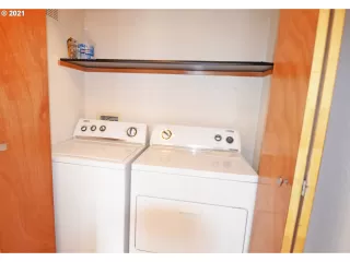 Photo #5: 21608744 Listing