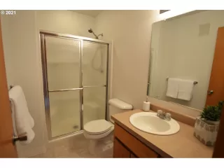 Photo #6: 21608744 Listing