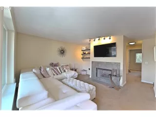 Photo #1: 21609428 Listing 