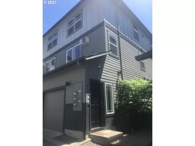 MLS: 21610266 Condo For Sale