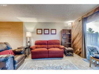 Photo #5: 21610278 Listing